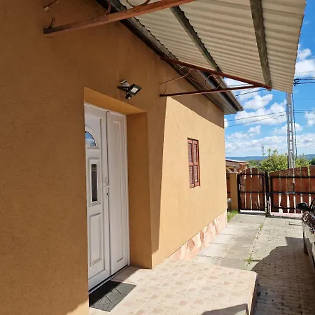 Buborek Pihenohaz - * Etyek