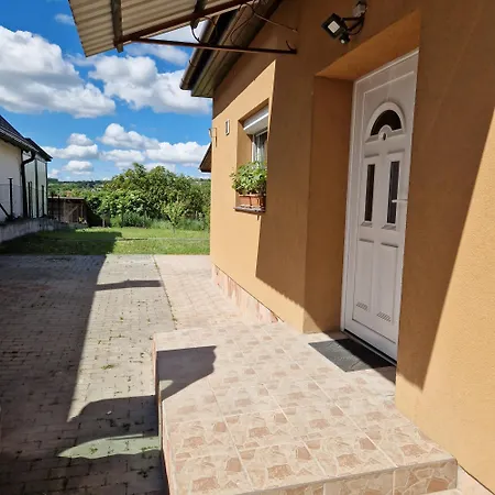 Feriehus Buborek Pihenohaz - *